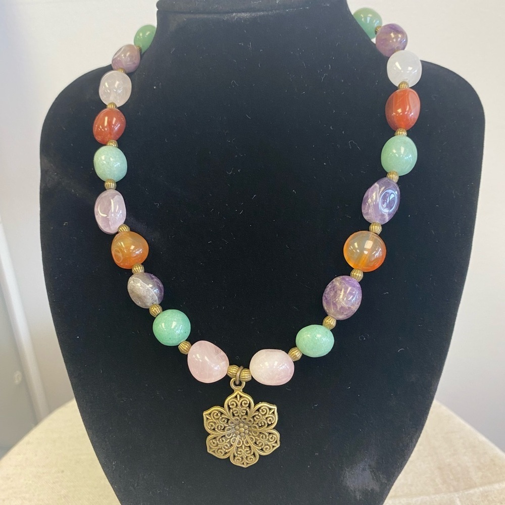 Multicolor Agate, Quartz, Amethyst and Avanturine necklace with gold pendant
